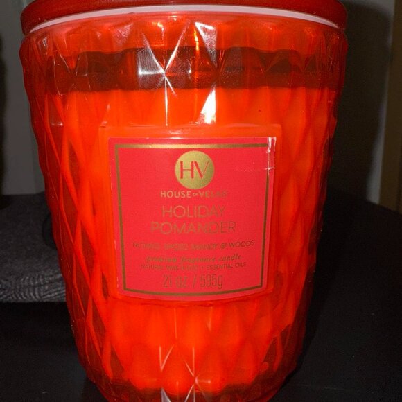 Hollyberry & Velvet 20oz Long Lasting Holiday Scented Jar Candle. - Picture 3 of 3